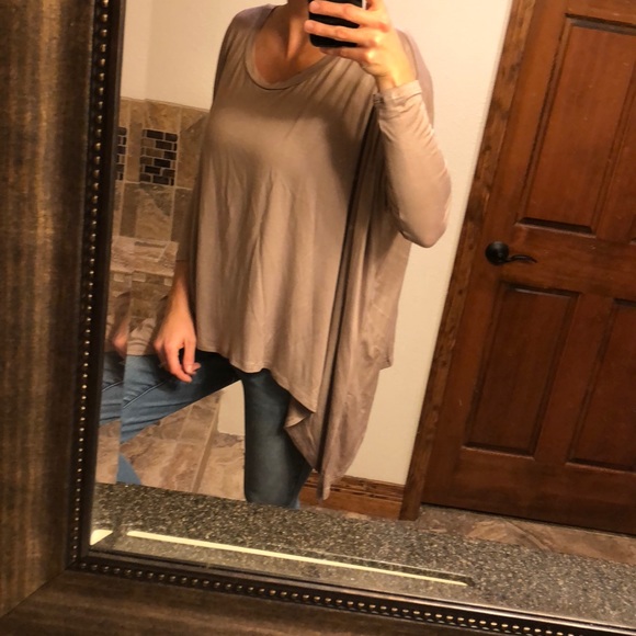 NEW Long Sleeve Winged Fall Top - Picture 2 of 3